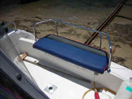 aft cockpit seat.jpg (46732 bytes)