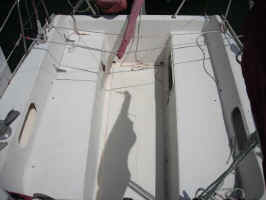 cockpit.jpg (30952 bytes)