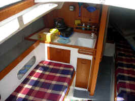 galley.jpg (43318 bytes)