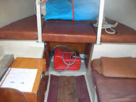 cabin.jpg (30885 bytes)