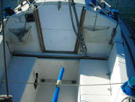 cockpit.jpg (38415 bytes)