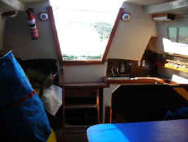 companionway.JPG (23014 bytes)