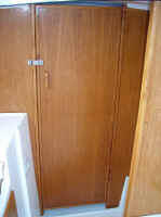 companionway.jpg (34756 bytes)