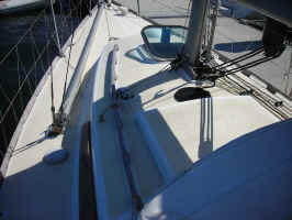 deck.jpg (46573 bytes)