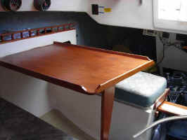 dinette internal.jpg (33793 bytes)