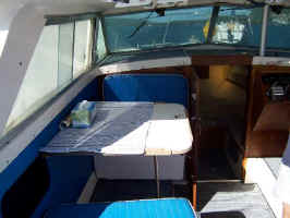dinette.jpg (33838 bytes)
