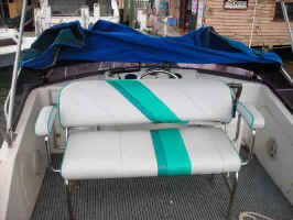 flybridge 2 way seat.jpg (52114 bytes)