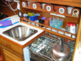 galley.jpg (58593 bytes)
