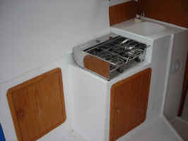 galley.jpg (25019 bytes)