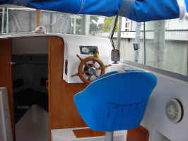 helm.jpg (38465 bytes)