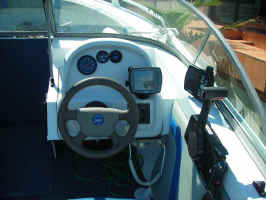helm.jpg (42276 bytes)