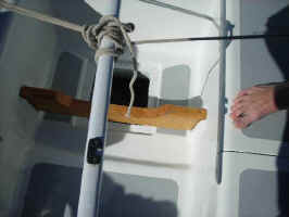 outboard pod.jpg (18493 bytes)