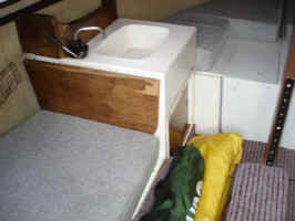 sink.jpg (42567 bytes)